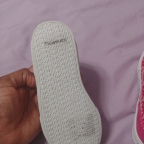 Sneakers - Picture 6 of 9